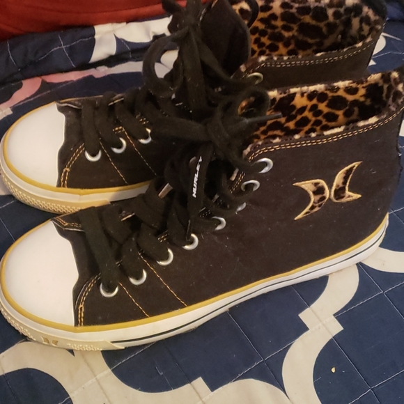 Hurley Black&Cheetah Print High Tops Size 8.5 - Picture 1 of 6